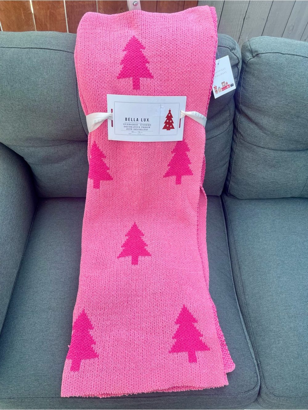 Bella Luxx Pink Knit Throw with Hot Pink Tree Motif